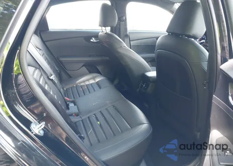 2023 Kia Forte Gt-Line z USA, uszkodzony, nr VIN 3KPF54AD2PE619396